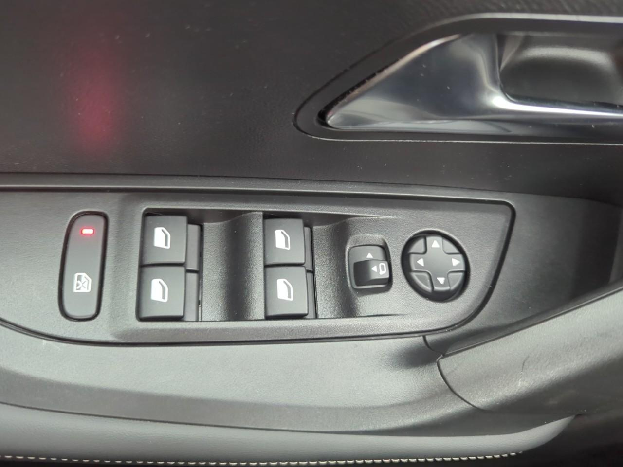 Peugeot 2008 hybrid 145 ch e-dcs6 allure — photo 22