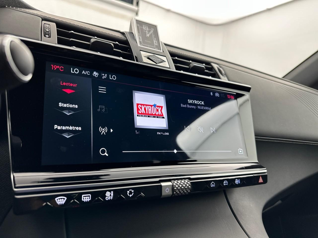 Ds Ds 7 crossback hybride rechargeable e-tense 360 eat8 4x4 performa — photo 23