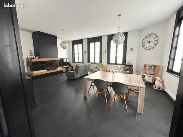 Maison 7 pièces 200m2 avec garage et jardin