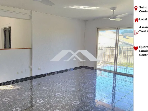 Local professionnel 81 m2 Centre ville Saint-Pierre