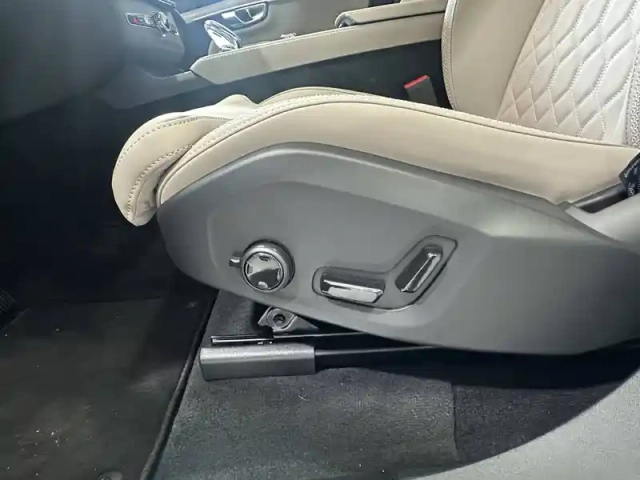 Volvo Xc90 t8 awd hybride rechargeable 455 ch geartronic 8 7pl — photo 9