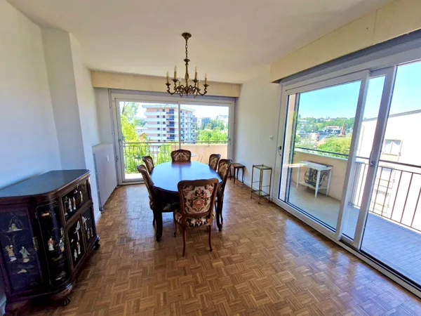 Annecy Spacieux appartement T5 avec vue dégagée, balcon, terrasse et ascenseur**