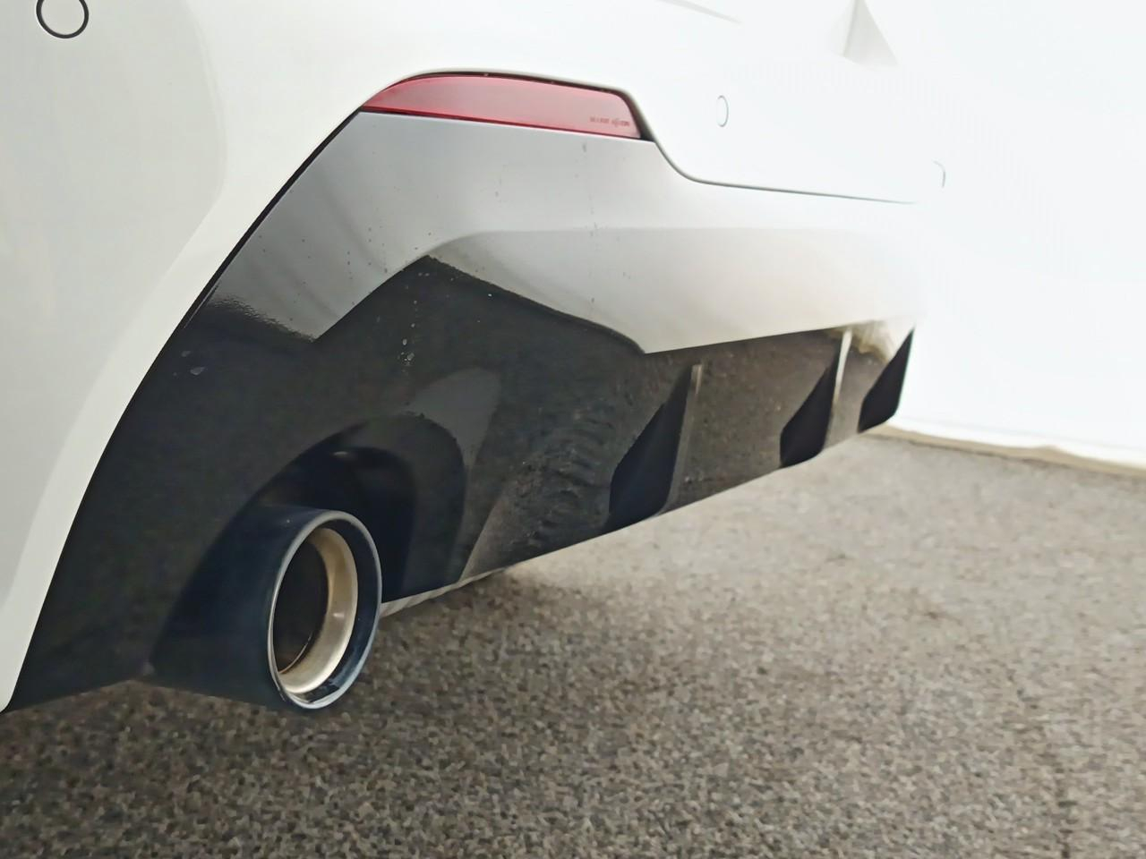 Bmw Serie 1 16i 109 ch dkg7 m sport — photo 33