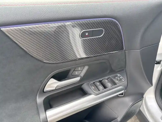 Mercedes Gla 200 d amg line — photo 19
