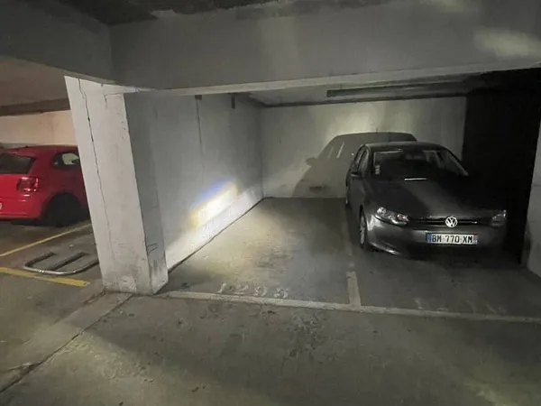 Parking 13 m²