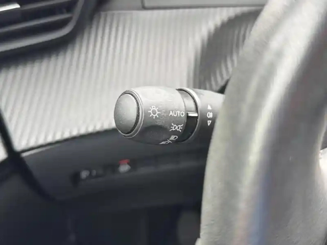 Peugeot 208 puretech 75 s&amp;s bvm5 style — photo 17