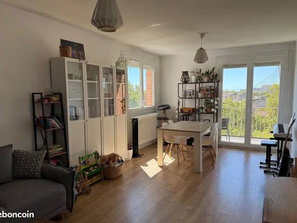 Grand T3 82 m² lumineux avec vue Pyrénées - 6e étage, balcon & parking - Minimes / Raisins