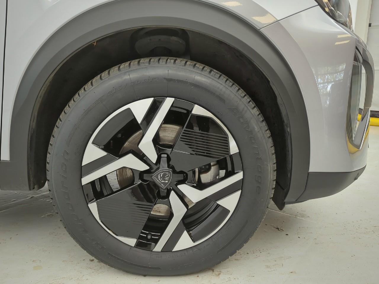 Peugeot 2008 hybrid 145 ch e-dcs6 allure — photo 30