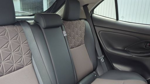 Toyota Yaris Cross 1.5 VVT-i 130 Hybrid E-CVT - Collection – 2025 – 14323 km – Hybride essence – Boîte Automatique — photo 38