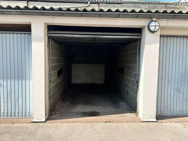 Parking 12 m²