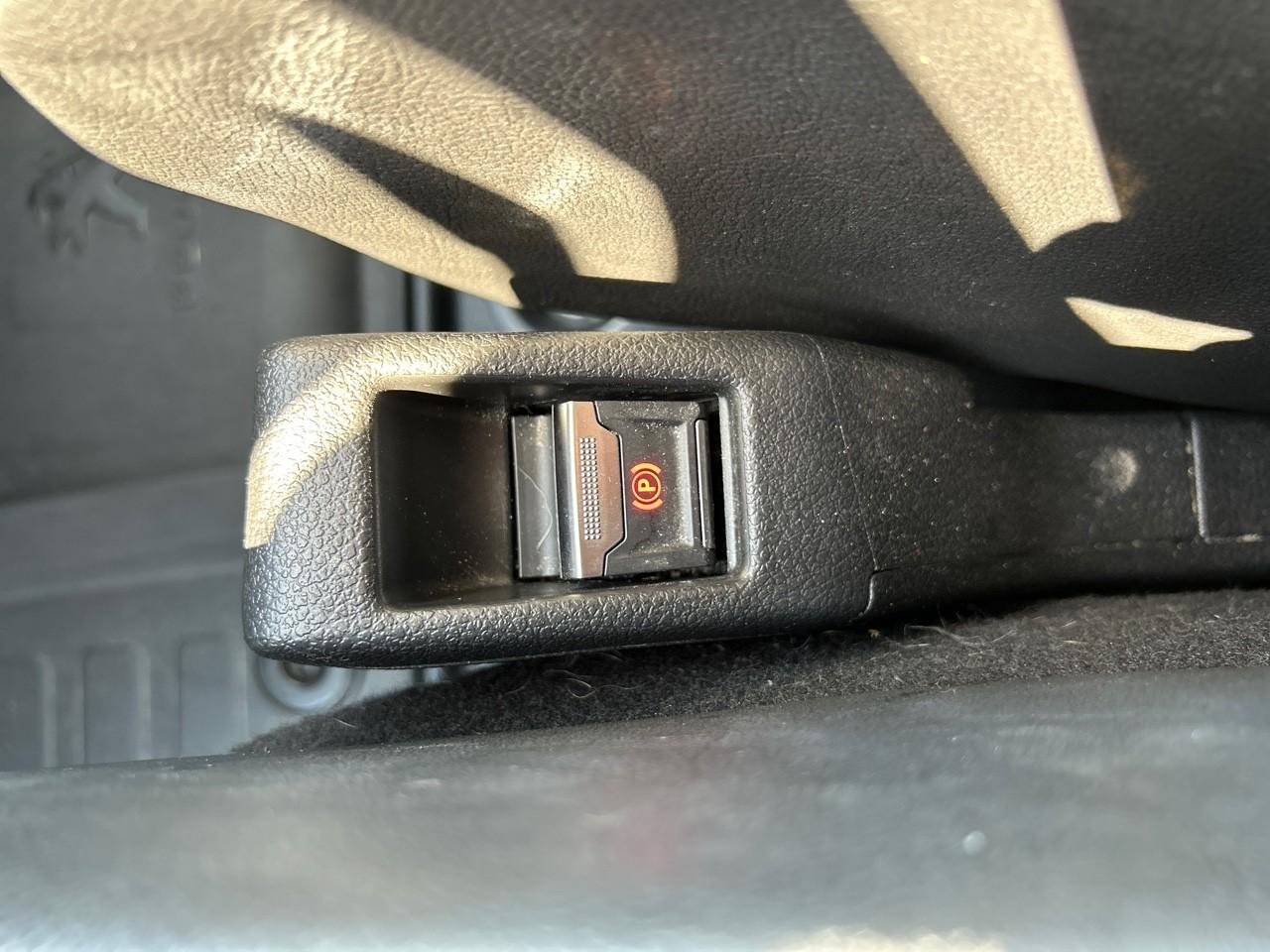 Peugeot Expert standard 2.0 bluehdi 180ch s&s asphalt eat8 — photo 17