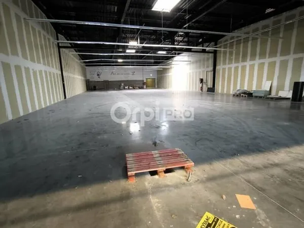 Local commercial 1700 m²