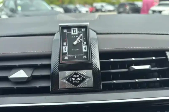 Ds Ds 7 hybride rechargeable e-tense 300 eat8 4x4 — photo 21