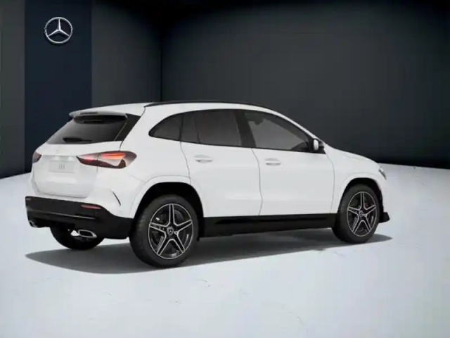Mercedes Gla 200 d amg line — photo 20
