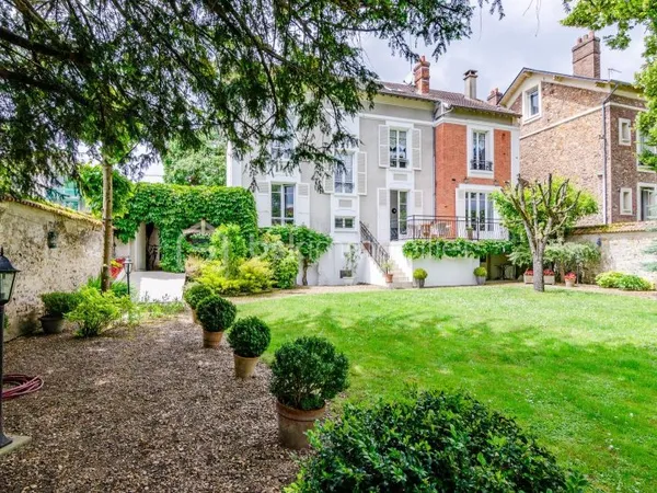 Maison 9 pièces 204 m²