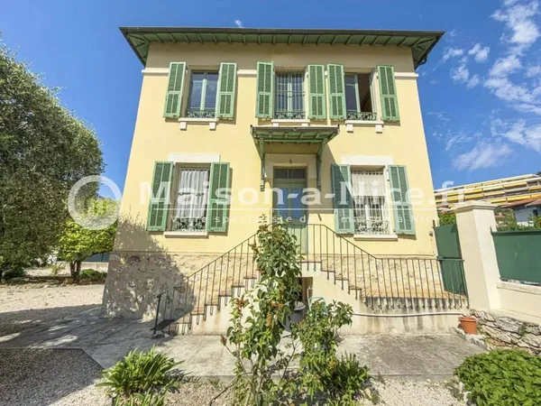 Maison 9 pièces 180 m²