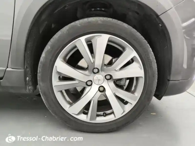 Peugeot 2008 puretech 130ch s&amp;s eat6 allure — photo 15