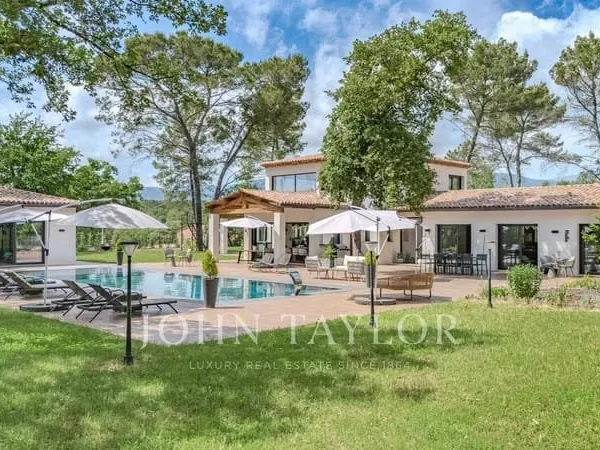 Maison 9 pièces 370 m²