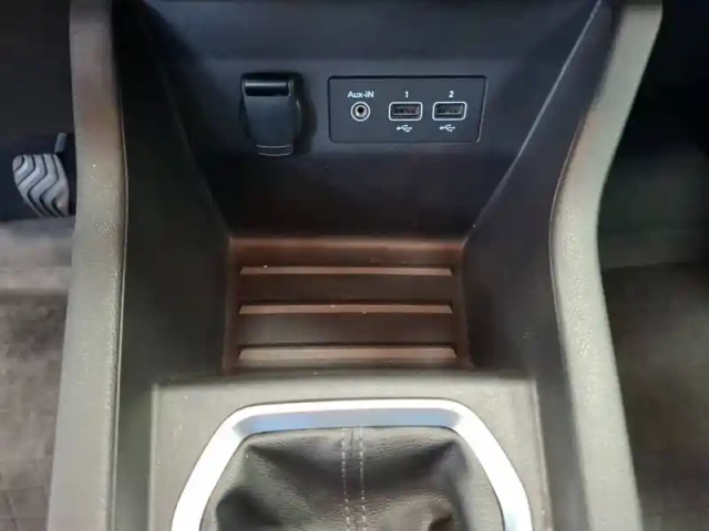 Renault Clio blue dci 85 — photo 23