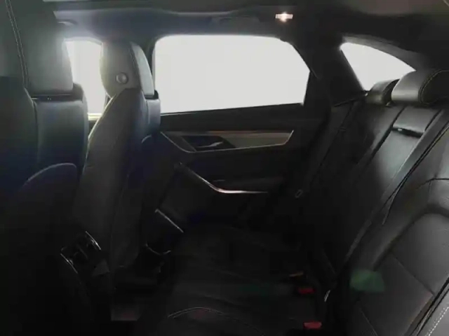 Jaguar F-Pace p400e plug-in-hybrid r-dynamic se bva8 awd — photo 14