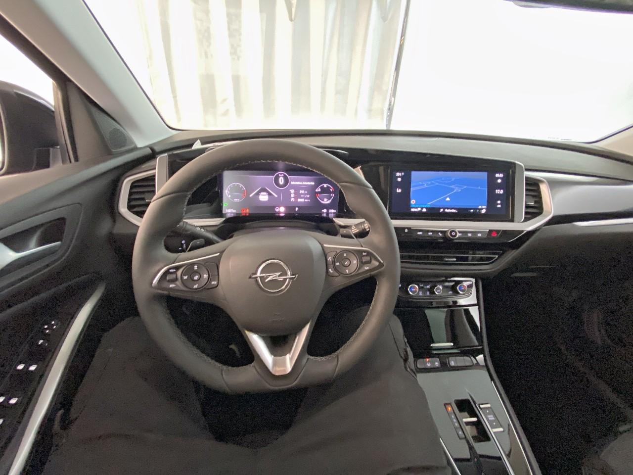 Opel Grandland 1.2 turbo 130 ch bva8 gs light — photo 12