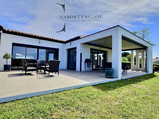 Maison 6 pièces 230 m²