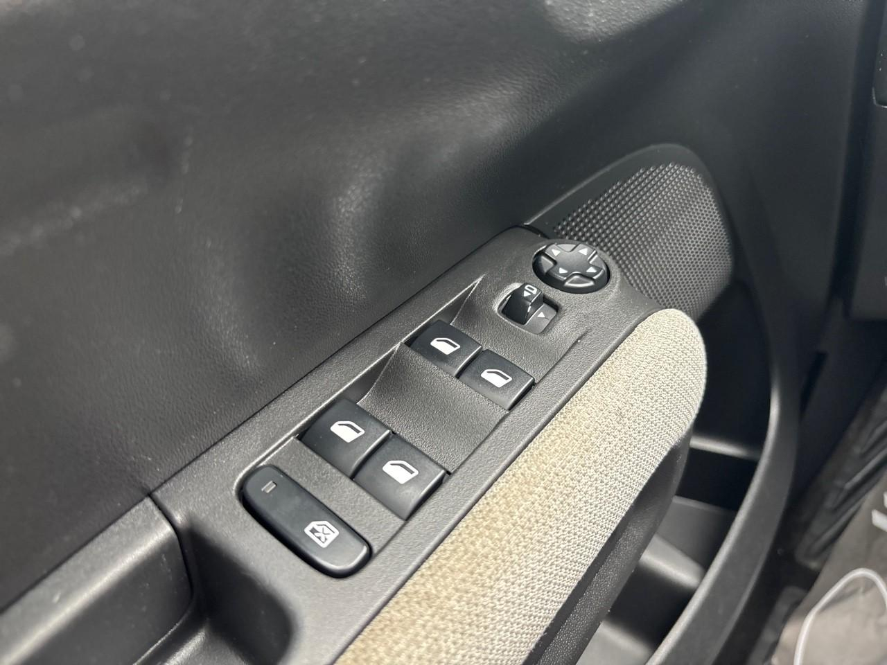 Citroën C3 Aircross puretech 110ch s&s shine e6.d-temp — photo 18