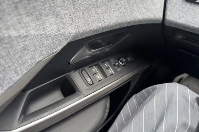 Peugeot 3008 electrique 325 ch 4x4 73 kwh — photo 23