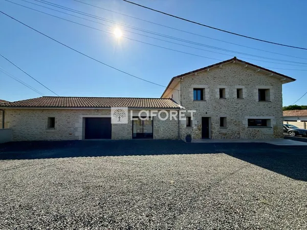 Maison 8 pièces 243 m²