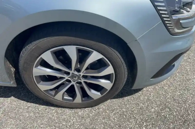 Renault Megane mégane iv berline tce 140 edc fap — photo 14