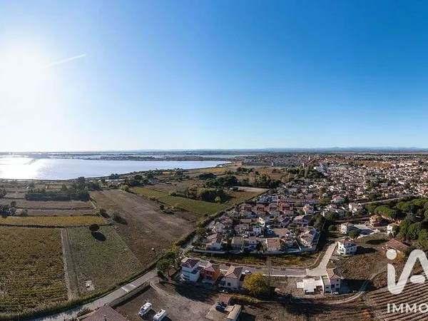 Terrain 318 m²