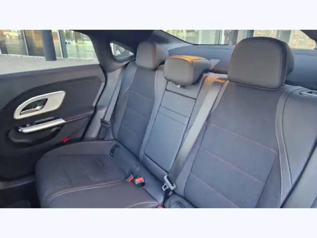 Mercedes Cla coupe 250+ avec technologie eq — photo 15