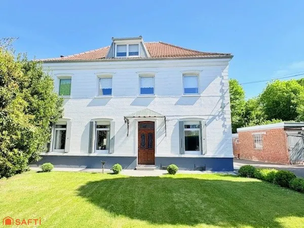 MAISON BOURGEOISE DE 275 m² - HABITABLE DE PLAIN-PIED - BIEN D'EXCEPTION POUR FAMILLE