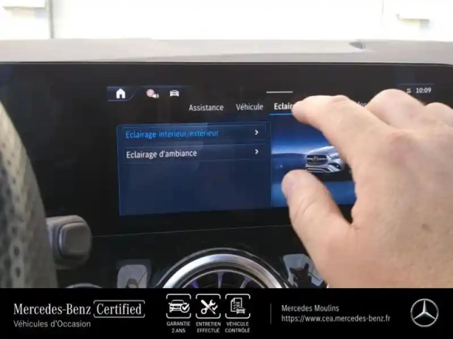 Mercedes Gla 180 d 116ch amg line 8g-dct — photo 15