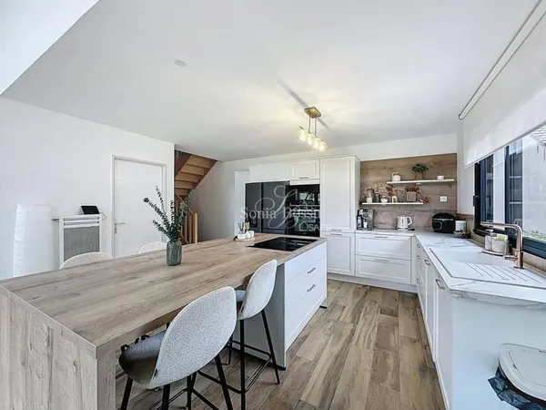 Maison 7 pièces 140 m²