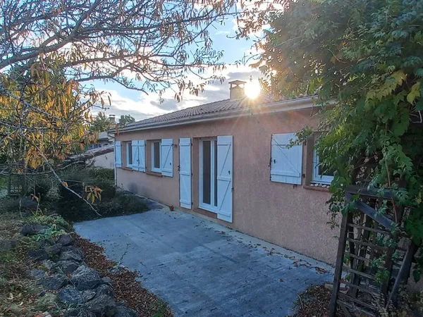 Maison de plain pied à louer à Bouloc