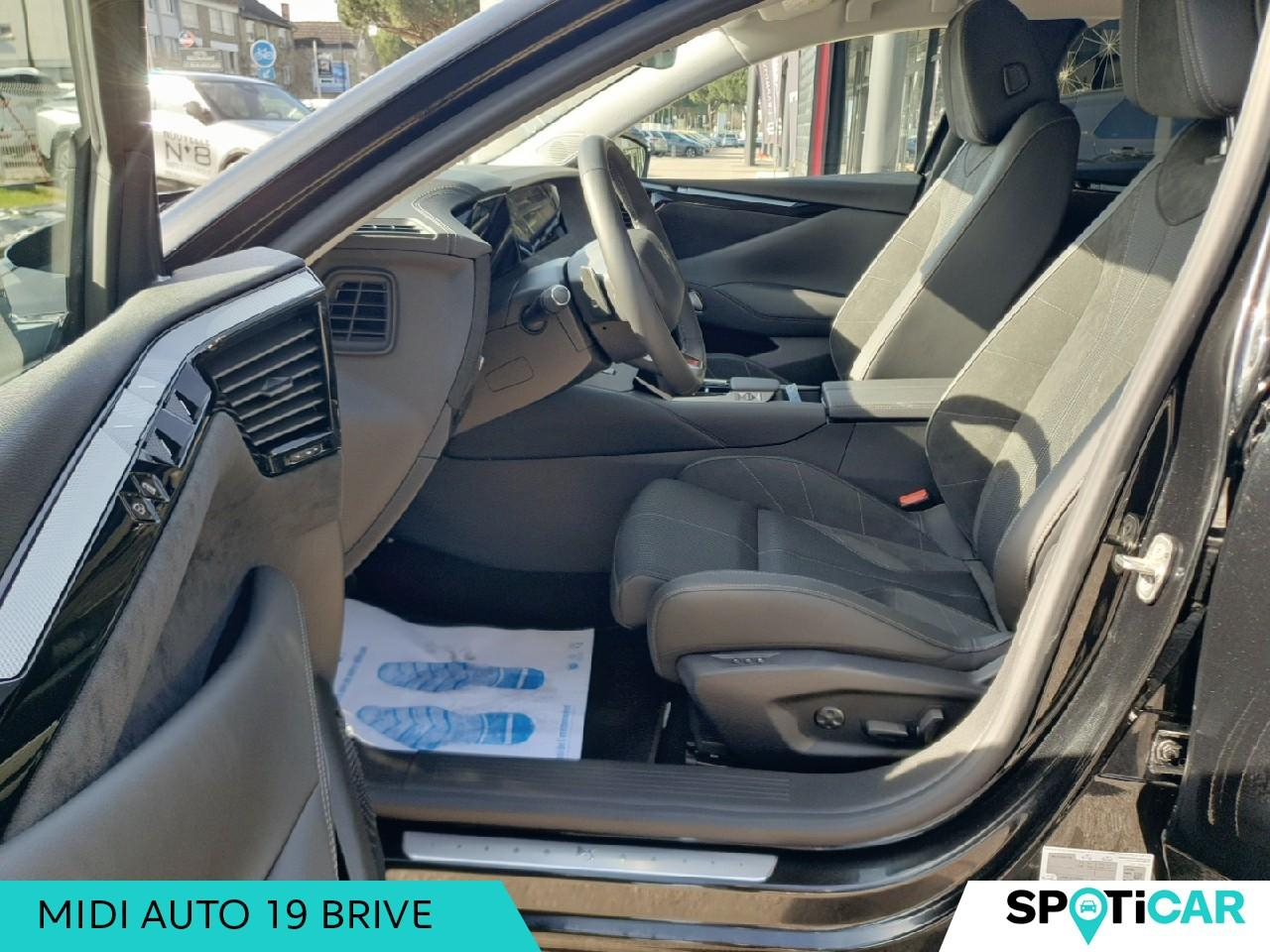 Ds Ds 4 bluehdi 130ch etoile automatique alcantara sieges — photo 9