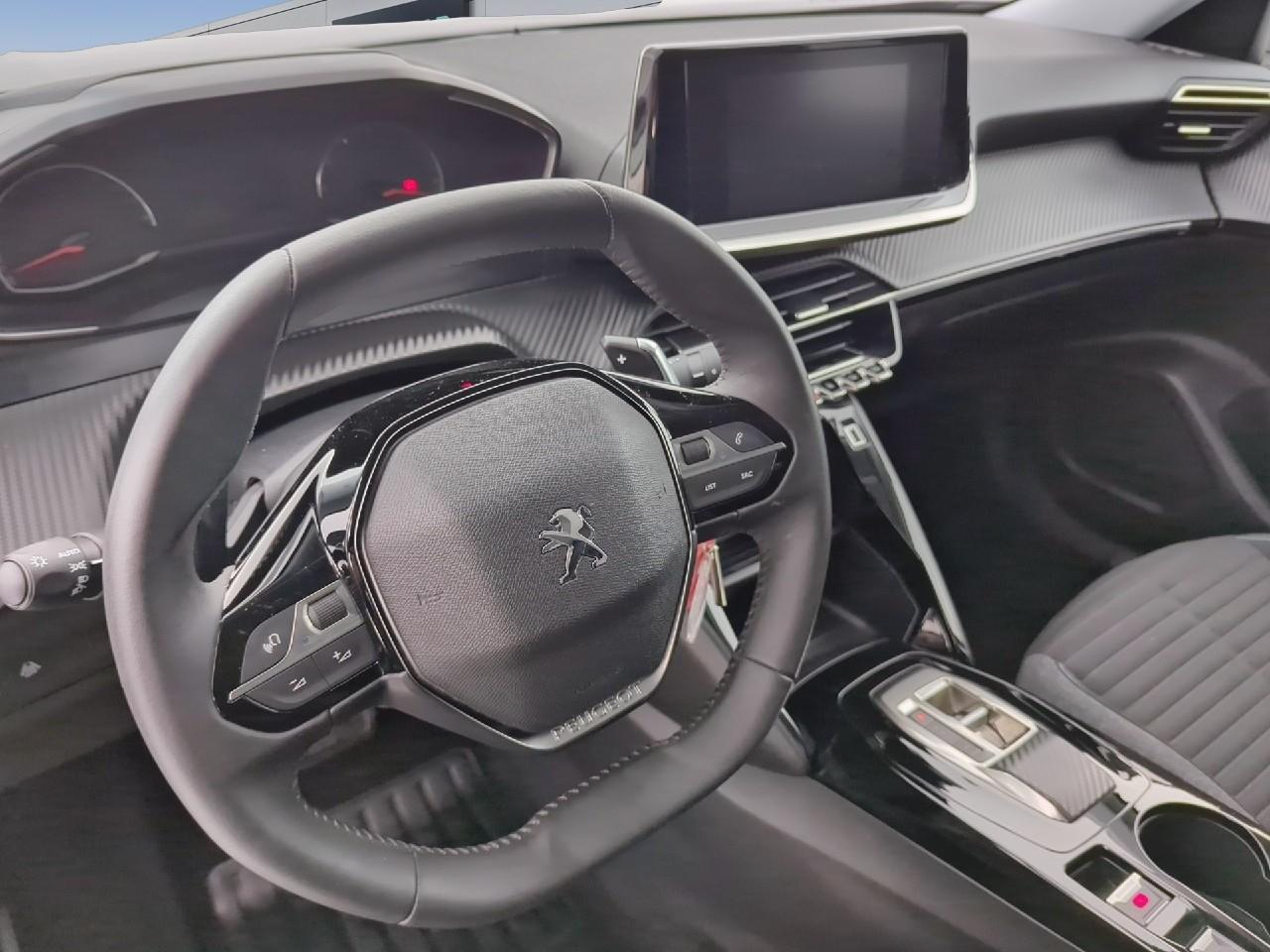 Peugeot 2008 puretech 130 s&s eat8 style — photo 14