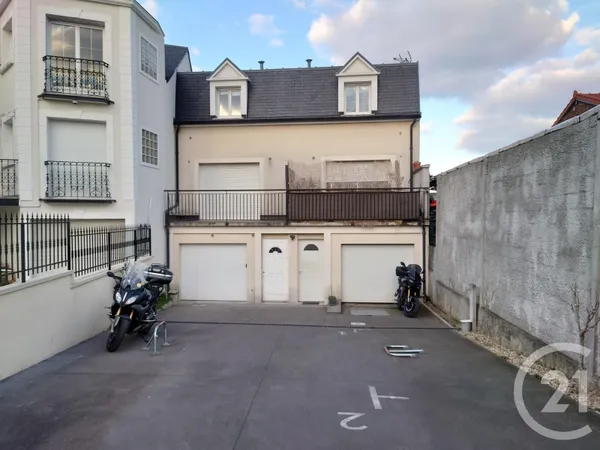 Immeuble 12 pièces 172 m²