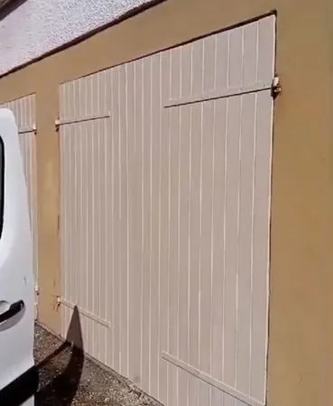 Loue Box / Garage fermé et sécurisé - 12m² - Bourges Aeroport (Résidence des Goulevents)