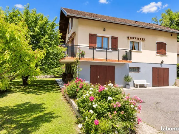 Propriété 4 pièces 140 m²