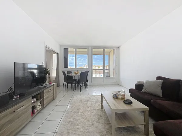 Appartement à louer sur Arles 74 m² 3 chambres dernier étage
