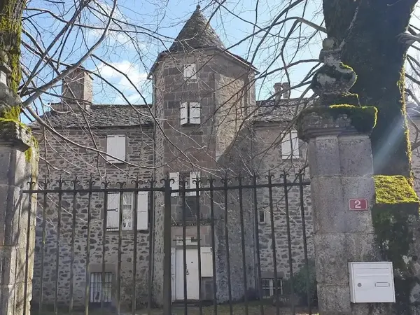 Vends Auvergne authentique Manoir 240m² - 4 chambres - Marcenat (15)