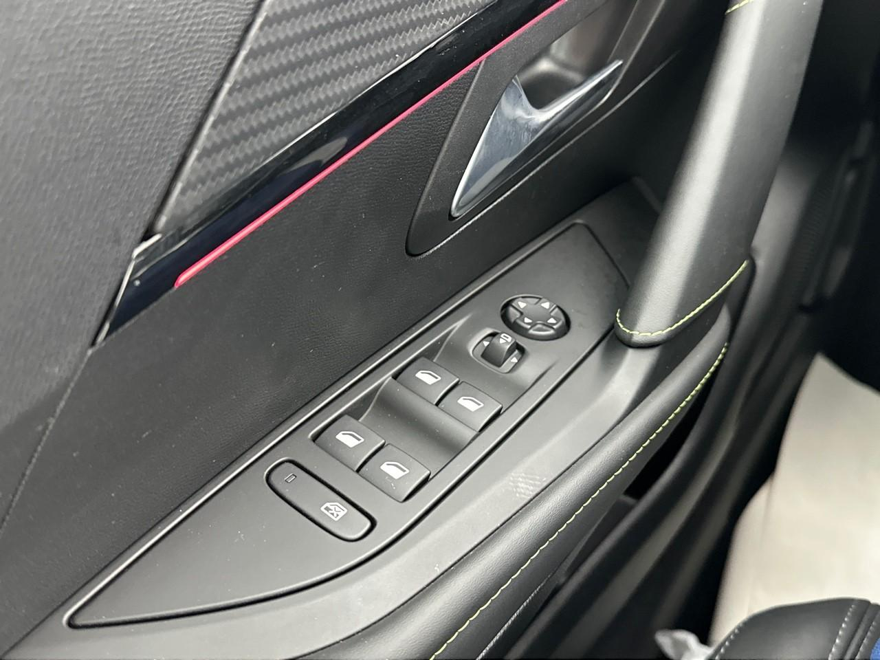 Peugeot 208 puretech 100 s&s eat8 gt — photo 16