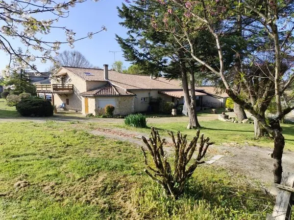 Maison 11 pièces 406 m²