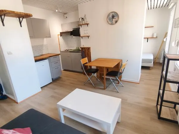 Studio meublé 24m², centre ville, Saint Michel