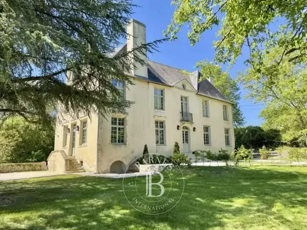 Maison 9 pièces 396 m²