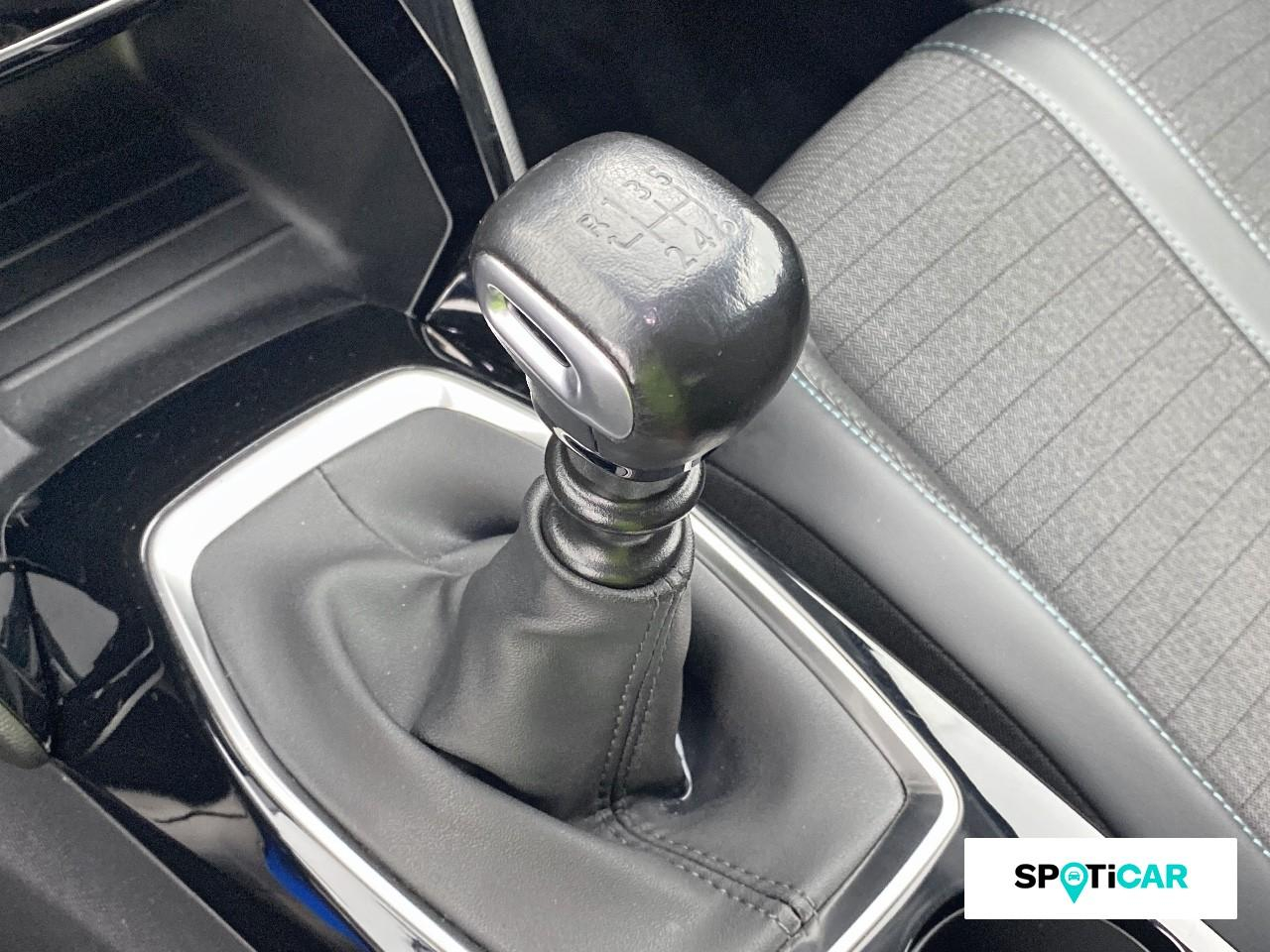 Peugeot 2008 1.2 puretech 130ch s&s allure pack — photo 14