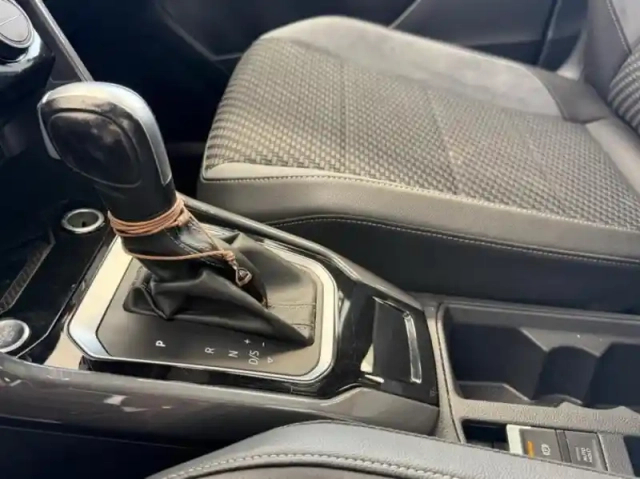Volkswagen T-Roc 1.5 tsi evo 150ch r-line dsg7 s&amp;s — photo 14