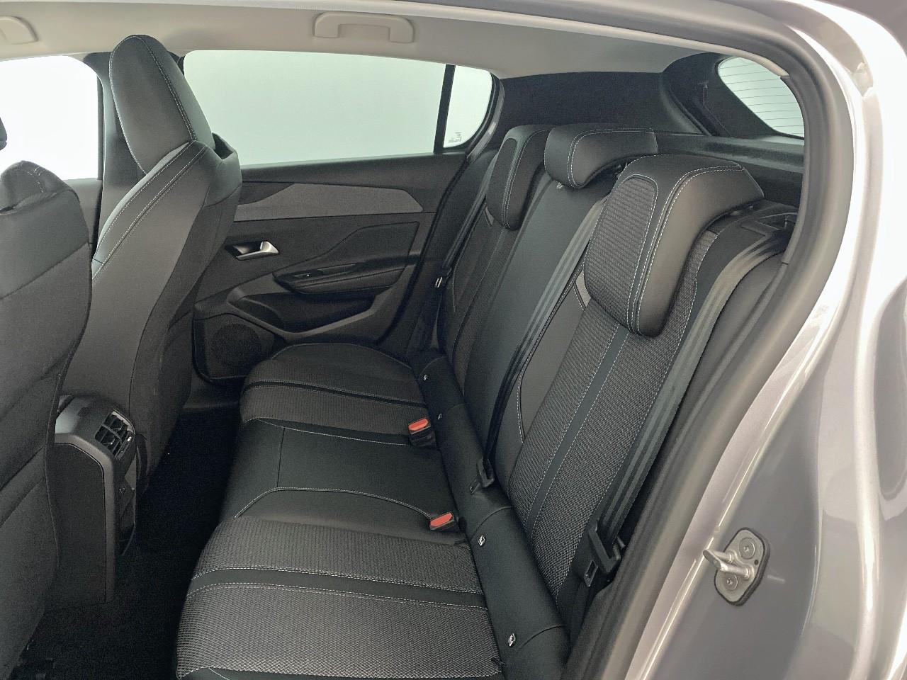 Peugeot 308 hybrid 145 e-dcs6 allure — photo 10